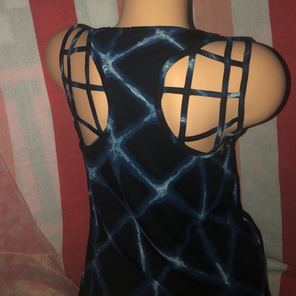 RVCA Tank.  M - Picture 7 of 8